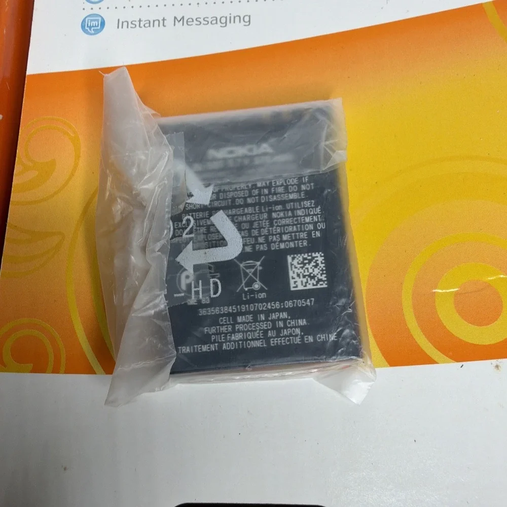 Nokia 2330 classic - Complete in Original Box Black (T-Mobile) w/ BL-5BT Battery